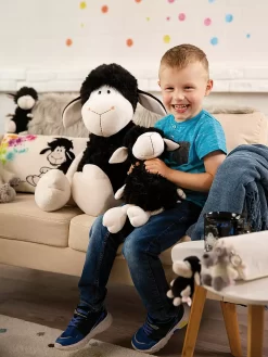 NICI, Plüschtier - Schaf Jerome 50cm Schlenker -Klassischer Plüschtierladen nici plC3BCschtier schafjerome50cmschlenker 5 768 1024 75 7532406 5